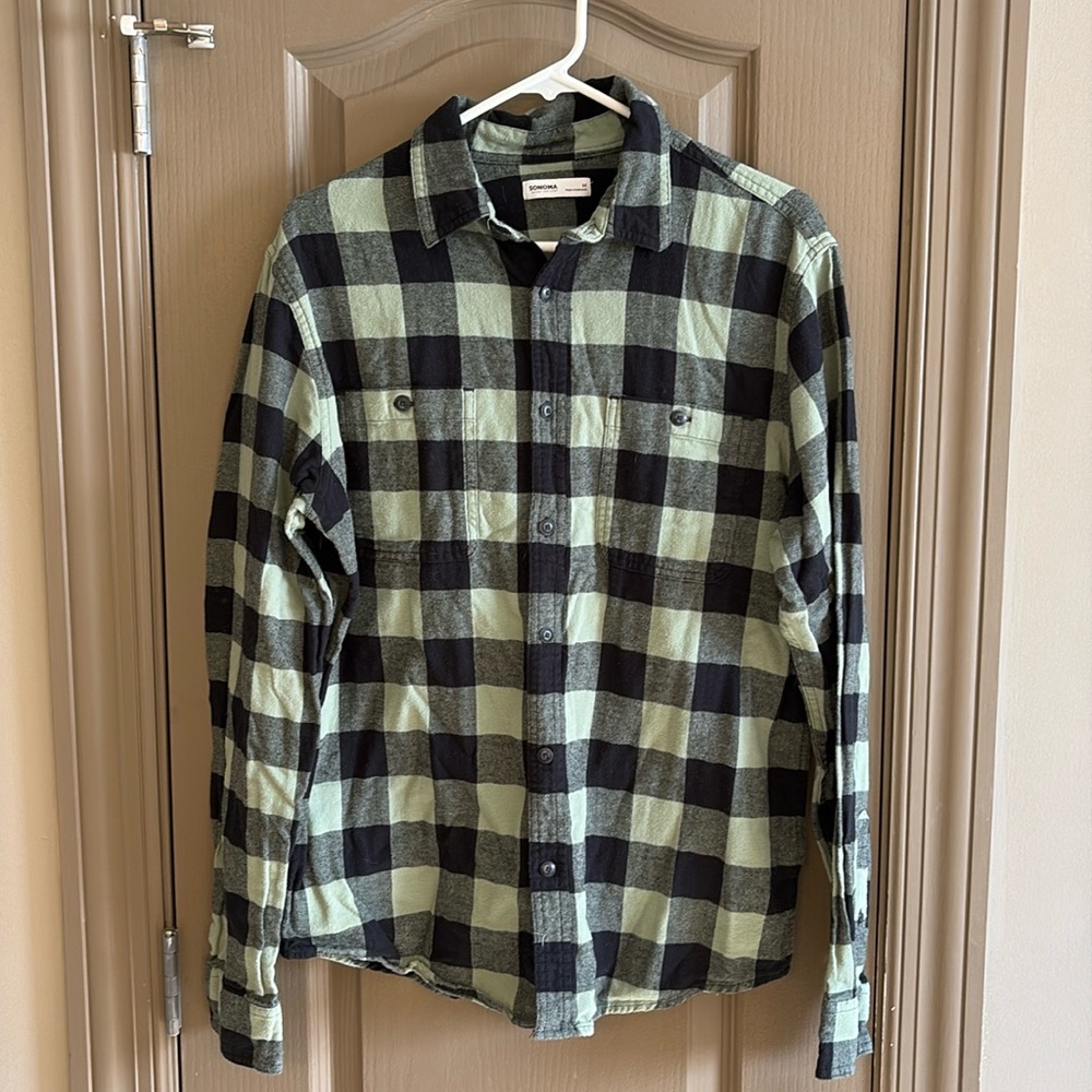Men’s medium Sonoma flannel